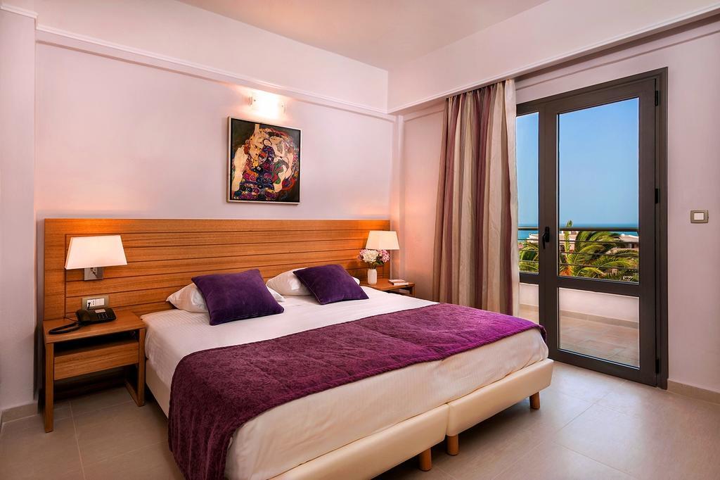 Porto Platanias Village Aparthotel 5*