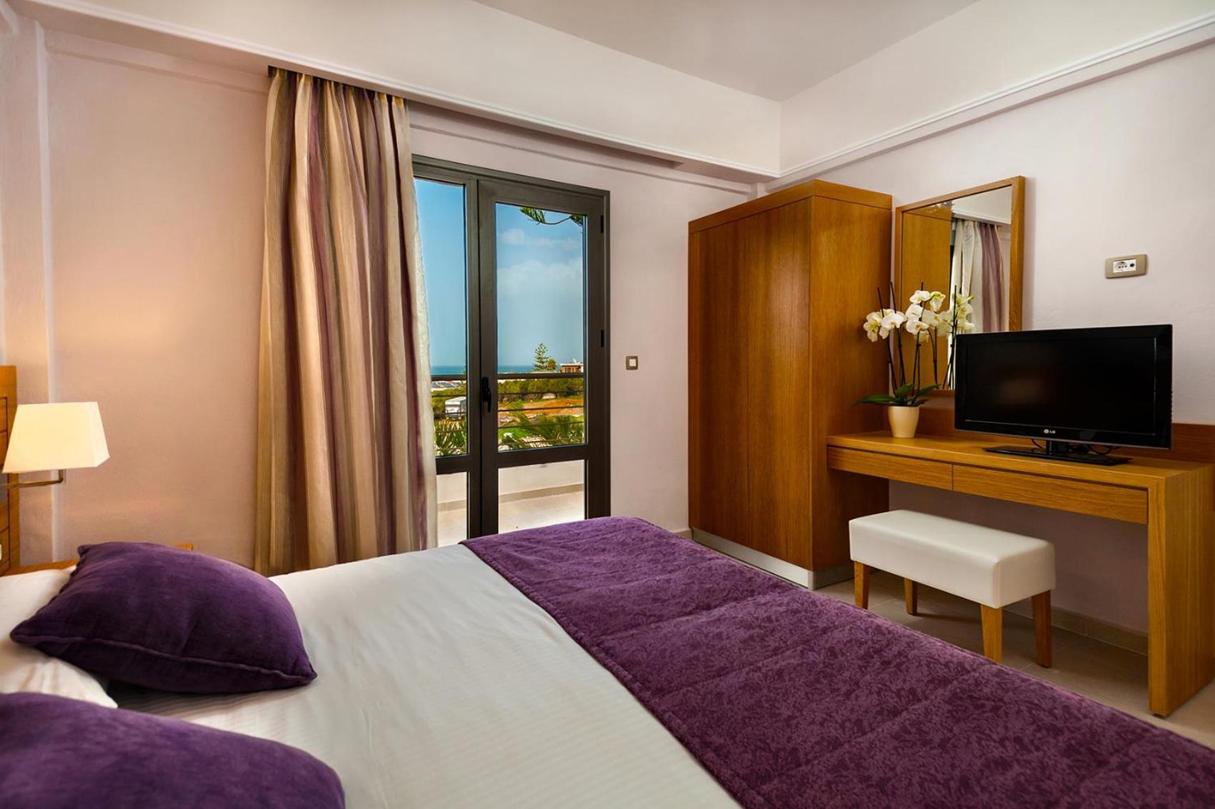 Porto Platanias Village Aparthotel Platanés