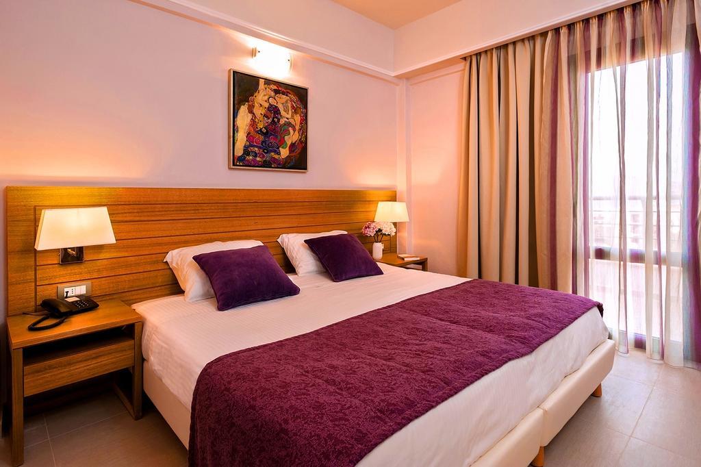 Aparthotel Porto Village Platanés