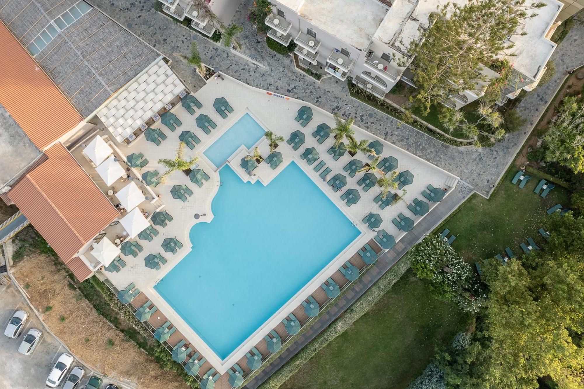 Porto Village 5*